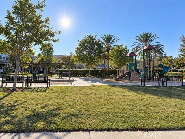 Building Photo - 5 Lindenwood