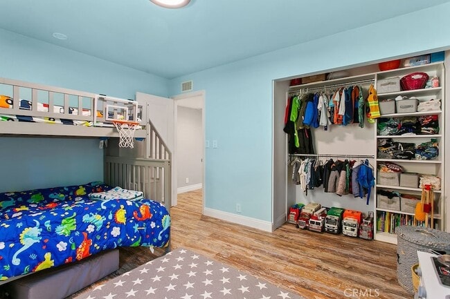 Building Photo - 24585 Overlake