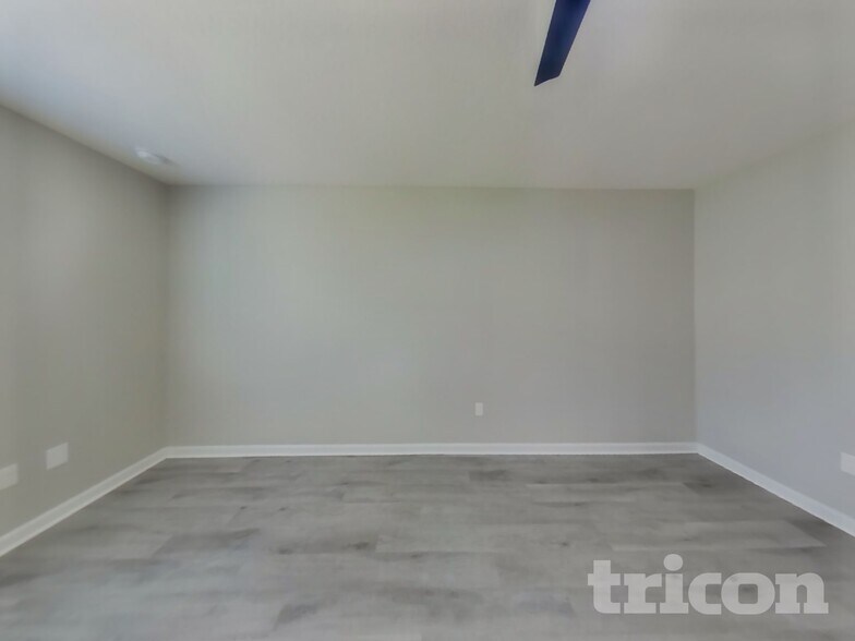 Building Photo - 77009 Birdseye Ct