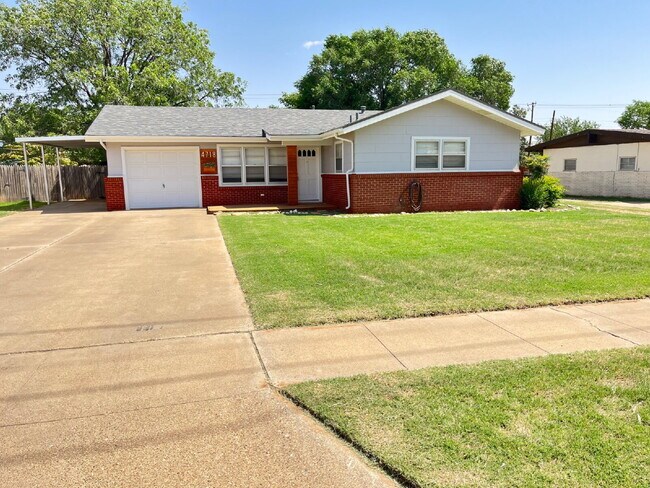 Primary Photo - Stunning Home Located In Stubbs-Stewart Ne...