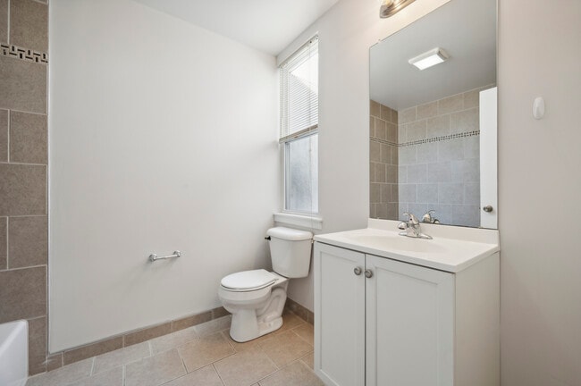Bathroom - 2638 Federal St