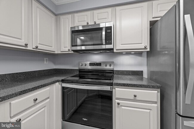 Building Photo - 1127 Lake Heron Dr