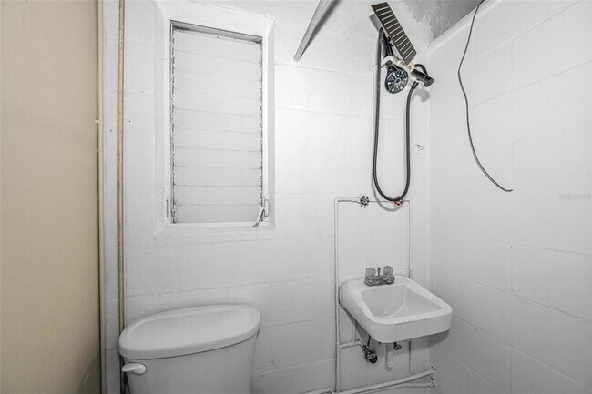 Building Photo - 839 13th Ave SW