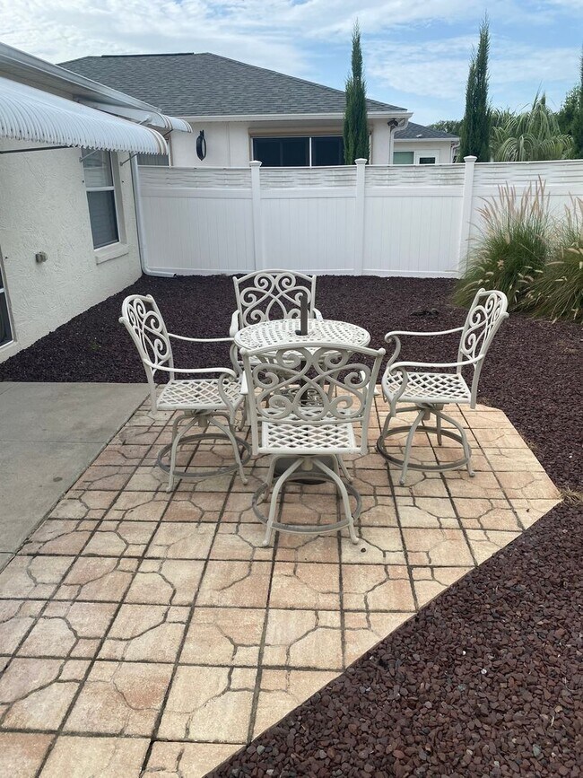 Building Photo - Beautiful Fully Furnished, SEASONAL RENTAL, Courtyard Villa In the Cottages at Summerchase