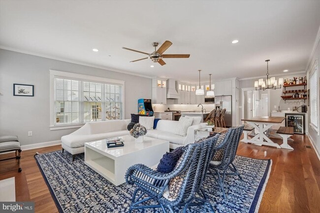 Building Photo - 215 E Chew Ave