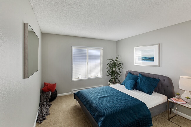 Building Photo - OceanAire Apartment Homes