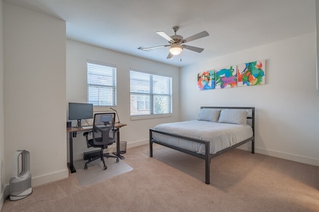 Building Photo - 2 Bed + Flex Room Option in East Dallas Townhome off Greenville Lakewood Neighborhood