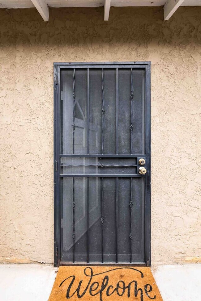 Building Photo - 910 S Lincoln Ave