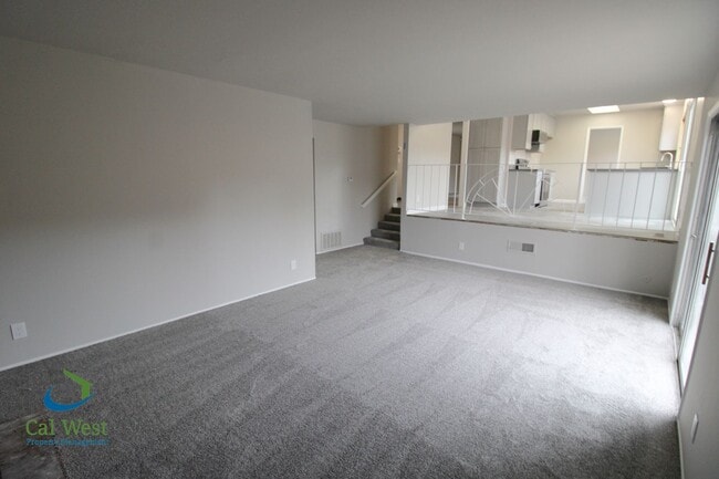 Building Photo - $4595 - Large spacious updated 4 Bed/2.5 B...