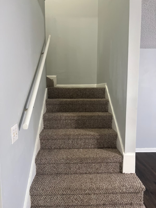 Building Photo - 6585 Carriage Ct