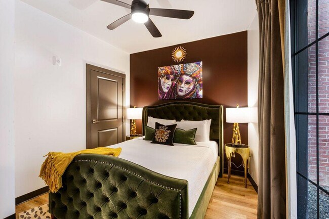 Building Photo - 611 Commerce St