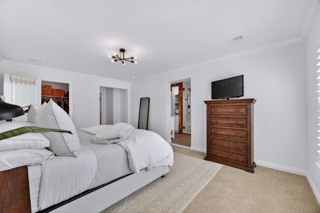 Building Photo - "Spacious 5-Bedroom Retreat on South Quantock Way - Perfectly Designed for Comfort and Style!"