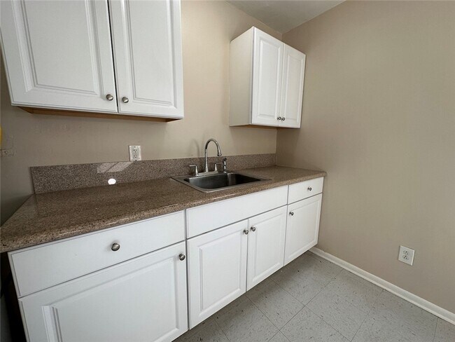 Building Photo - 936 W Foothill Blvd