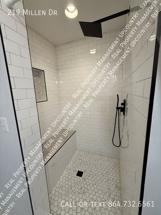 Building Photo - 219 Millen Dr