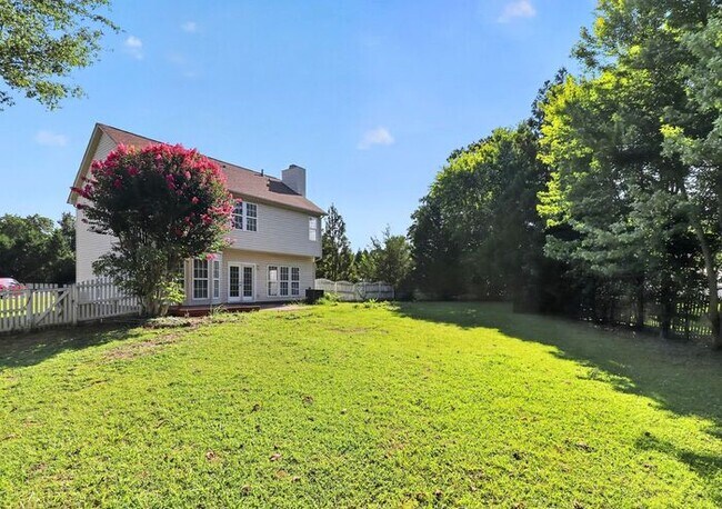 Building Photo - Spacious 4BD/2.5BA Home in Winding Creek!