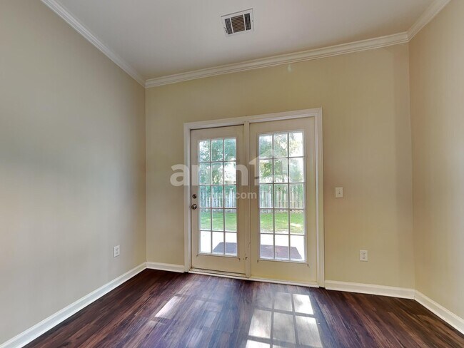 Building Photo - 26 Concordia Ct