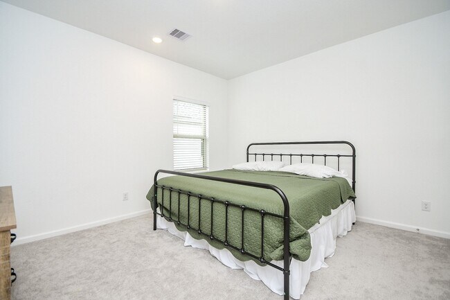 Building Photo - 28722 Mount Bonnell Dr