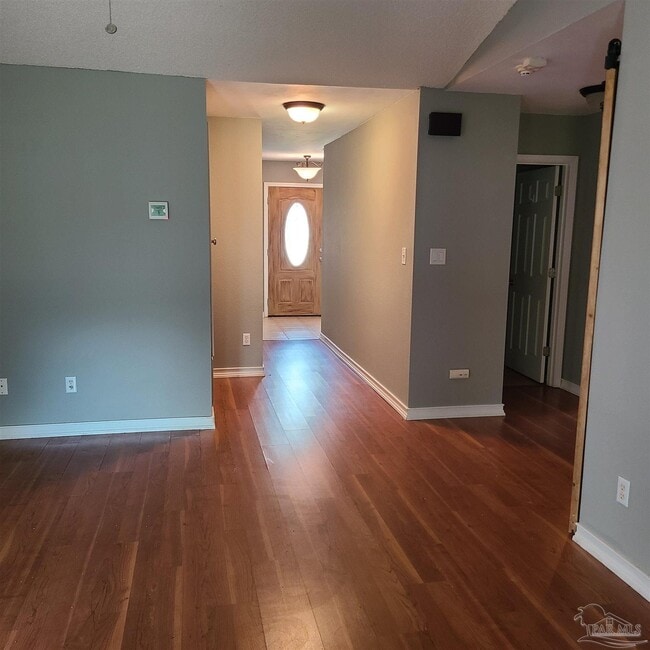 Building Photo - 325 Mirabelle Dr