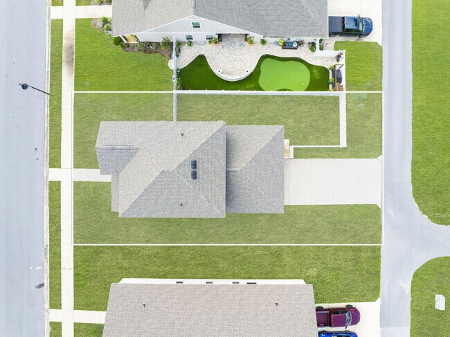 Building Photo - 231 Stagerbush St