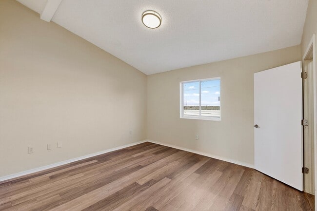 Building Photo - 3 bedroom 2 bath home in East El Paso!