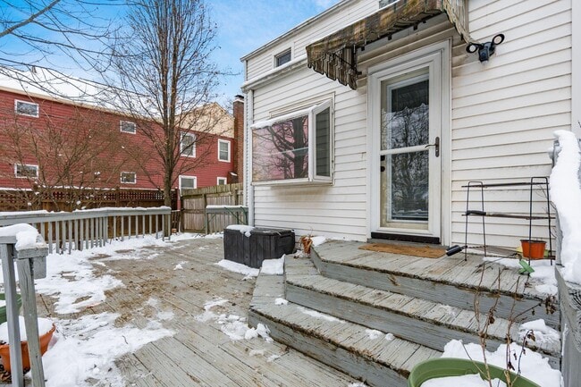 Building Photo - 51 E Schreyer Pl