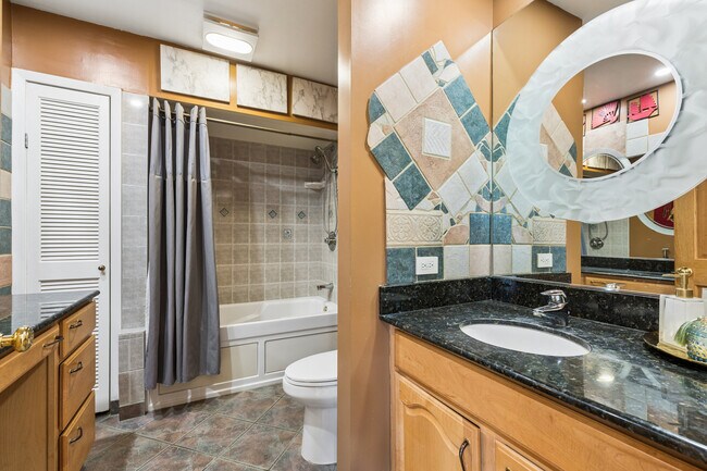 Building Photo - 23 W Algonquin Rd