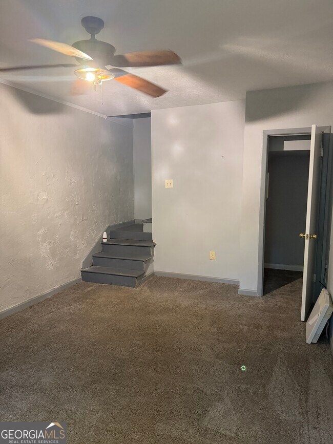 Building Photo - 1045 Laurel Ct