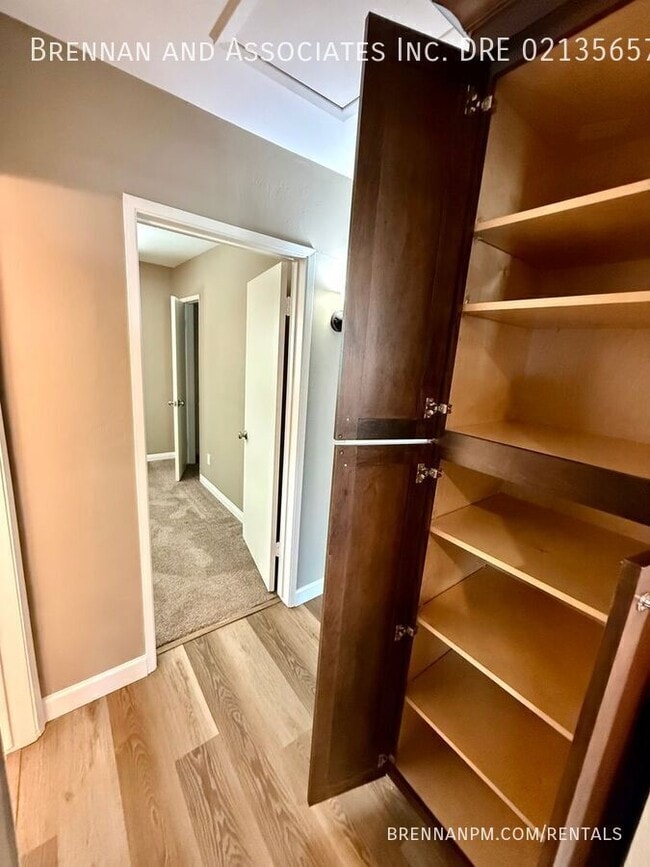 Building Photo - 1569 Parrot St