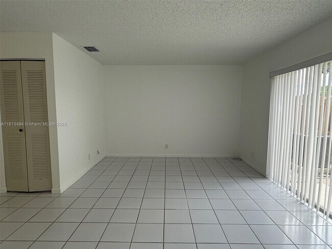 Building Photo - 17432 SW 140th Ct