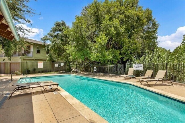 Building Photo - 1201 Grove Blvd