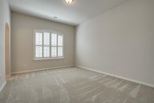 Building Photo - 7747 Ivanhoe Dr