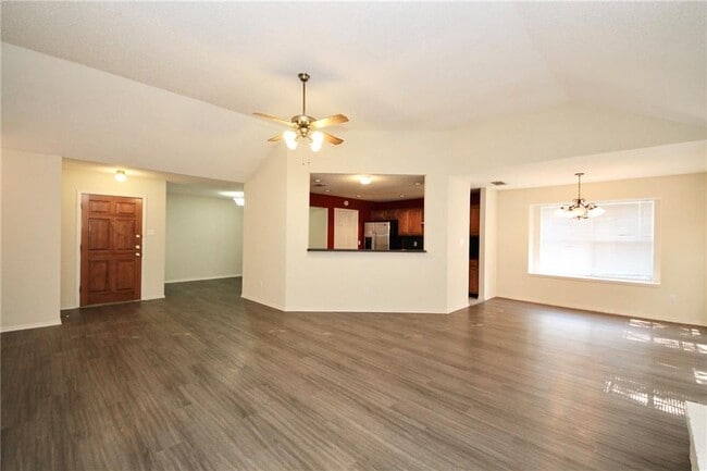 Building Photo - 8009 Cahill Dr