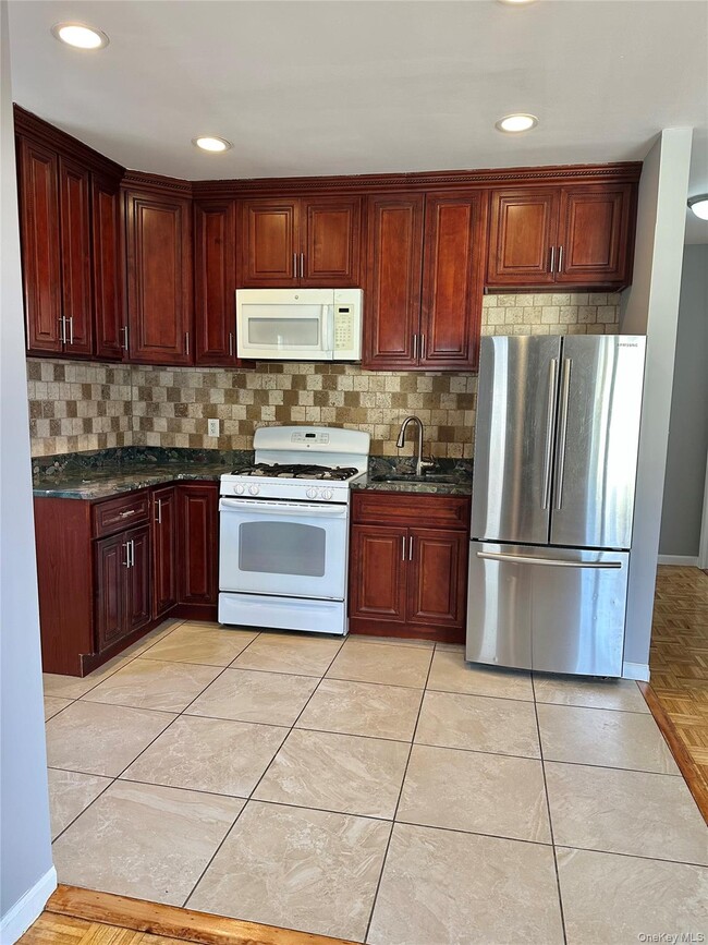 Building Photo - 231-10 145th Ave