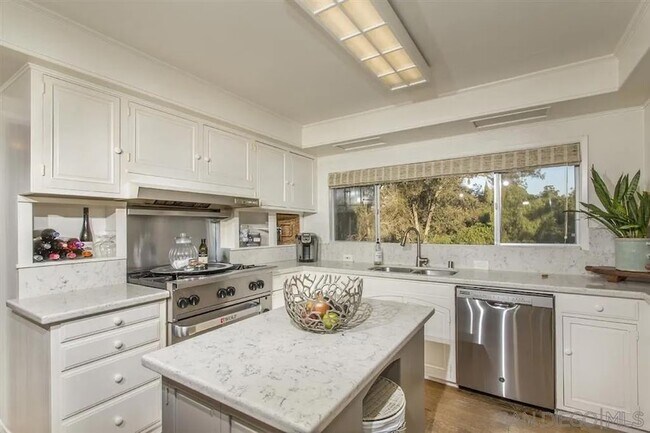 Building Photo - 6224 Los Naranjos Ct