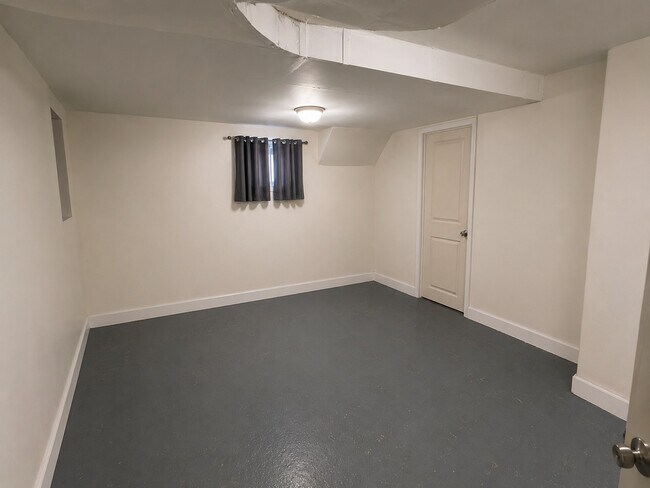 Building Photo - 629 Watson Ave