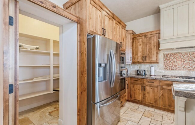 Building Photo - Fully Furnished home in the heart of Hurricane