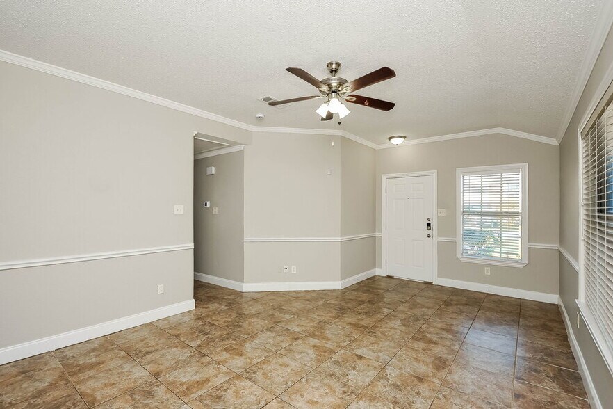 Building Photo - 7201 Autumn Run Dr