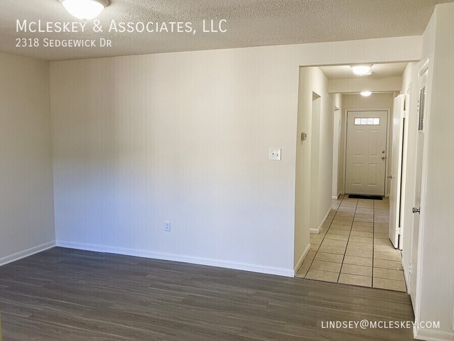 Building Photo - 2318 Sedgewick Dr