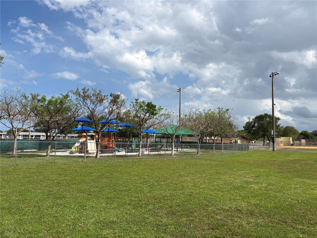 Building Photo - 9703 Hammocks Blvd