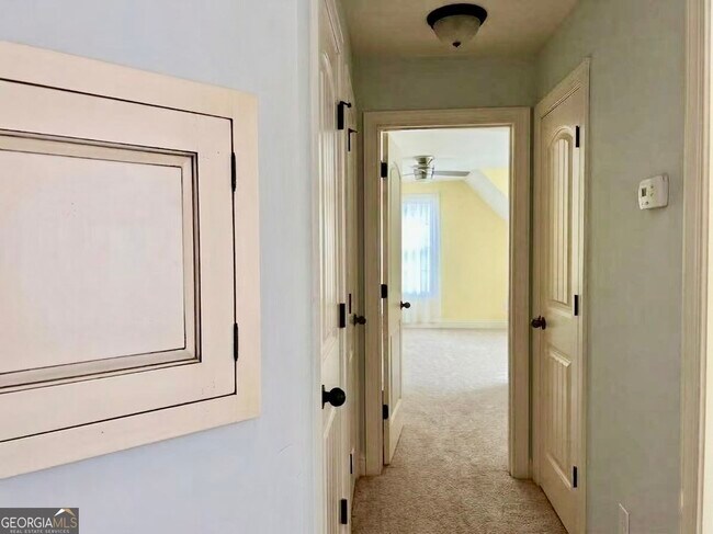 Building Photo - 303 Evesham Ave