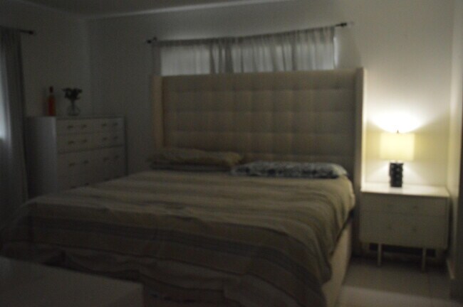 Building Photo - 896 SW 64th Terrace