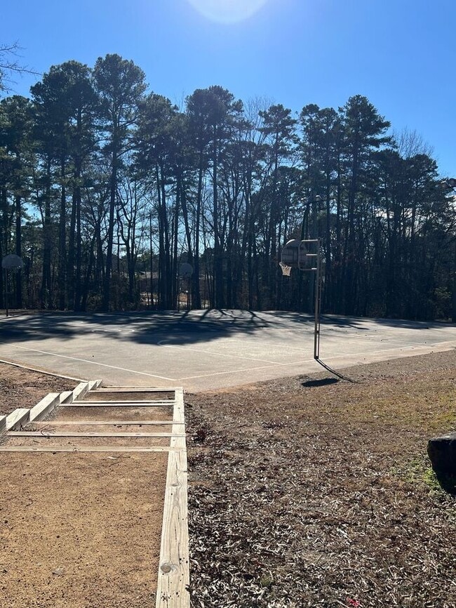 Building Photo - Duke View Apartments