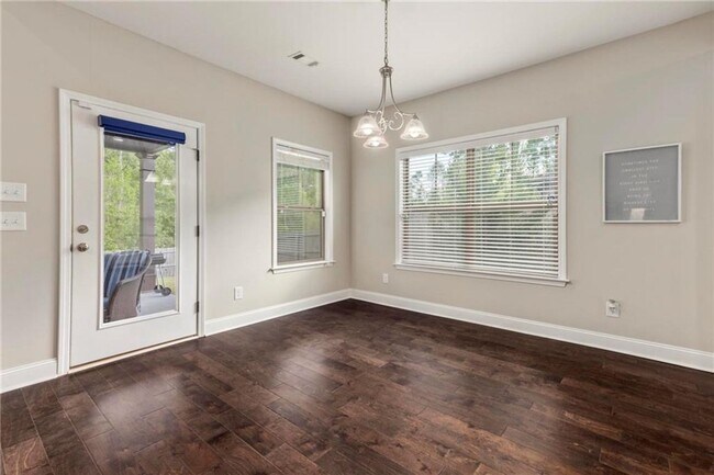 Building Photo - Beautiful Home in Tivoli
