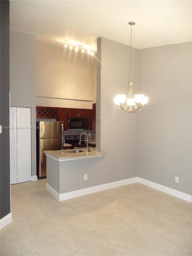 Building Photo - 2880 N Oakland Forest Dr