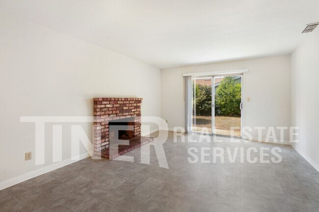 Building Photo - 3000 Nikol St