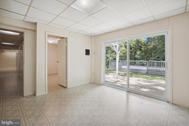 Building Photo - 8501 Canterbury Dr