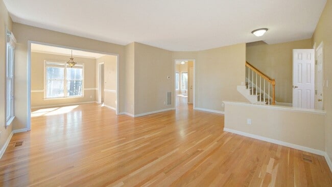 Building Photo - Bright + Spacious 4 Bedroom Home w/ Walkout Basement in Chestnut Bluffs of Woodcroft!