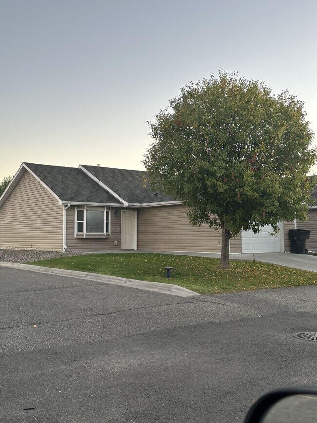 Primary Photo - 2 bedroom in Billings MT 59105