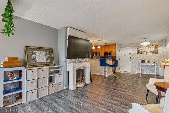 Building Photo - 60 S Van Dorn St