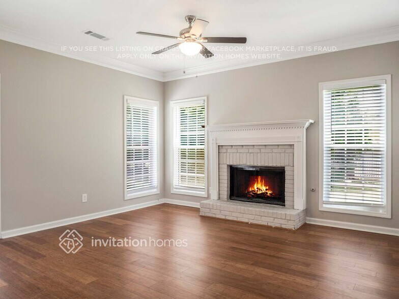 Building Photo - 1119 E Shoreview Rd
